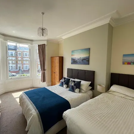 45 The Square Holiday Apartment *