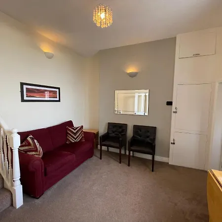 45 The Square Holiday Apartment *